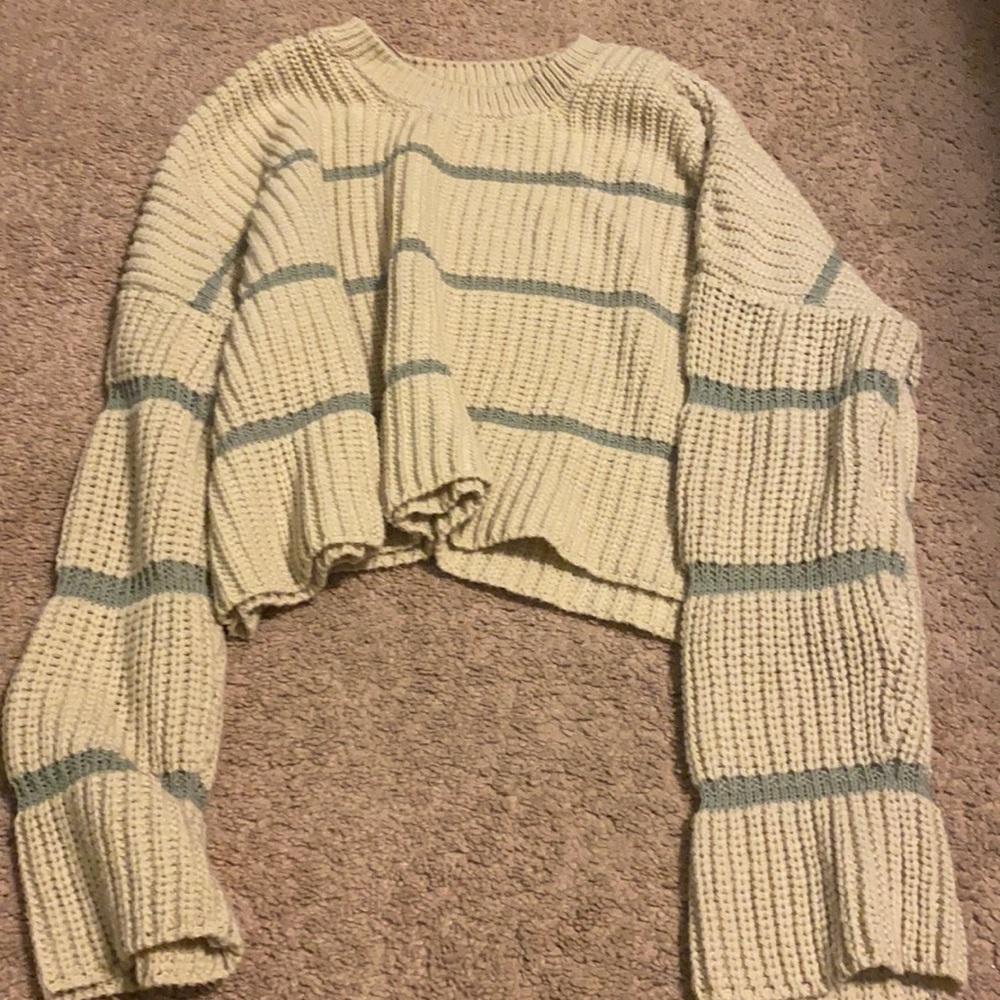 Women’s cropped sweater